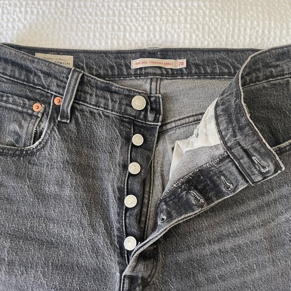 Levi's Ribcage Straight Jeans - Picture 1 of 7